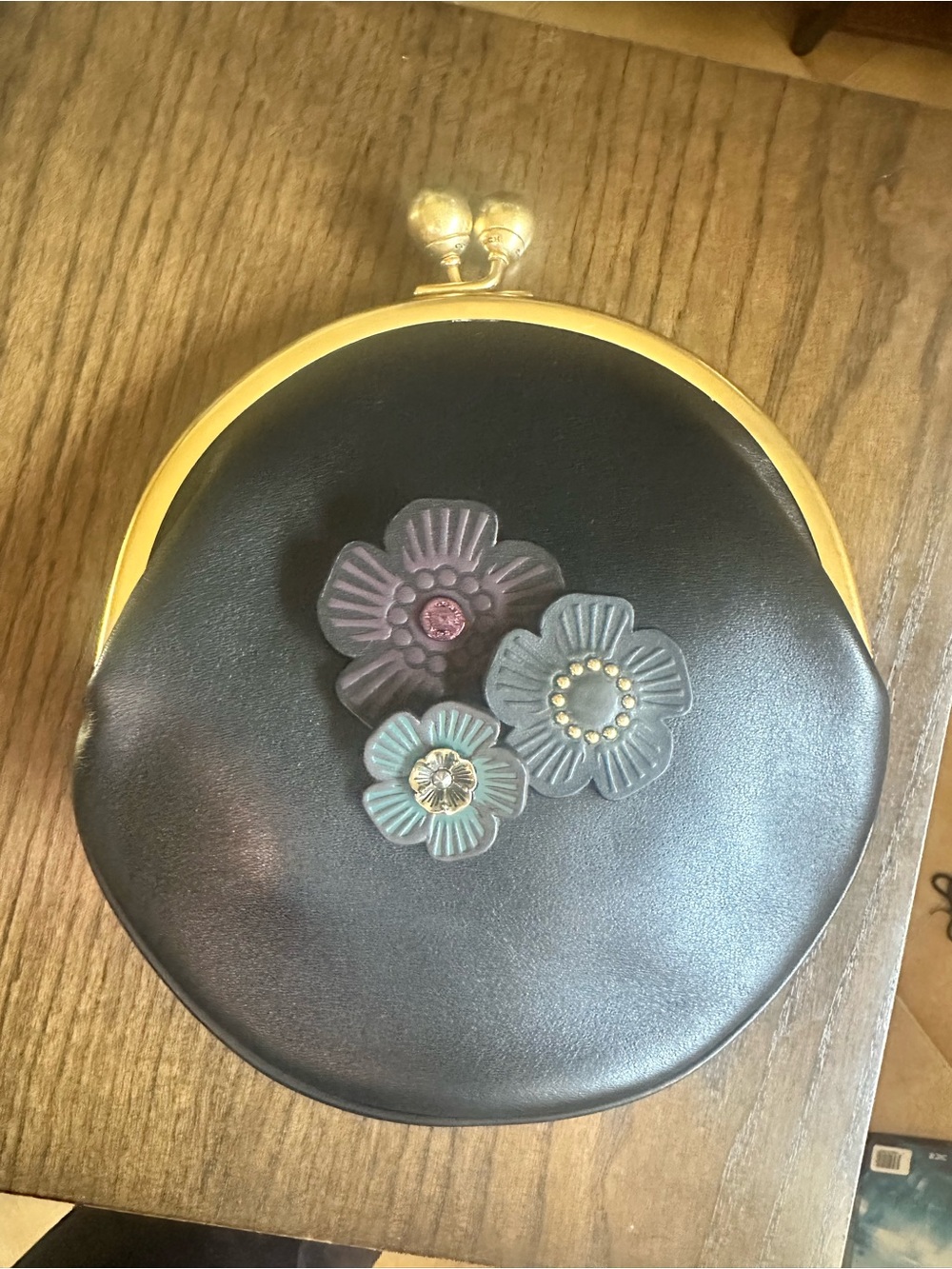 Coach Kisslock Pouch 20 with tea roses